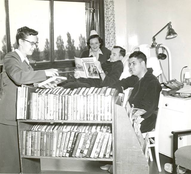 %22Hospital Library Ward Service%22, 27 de junio de 1951