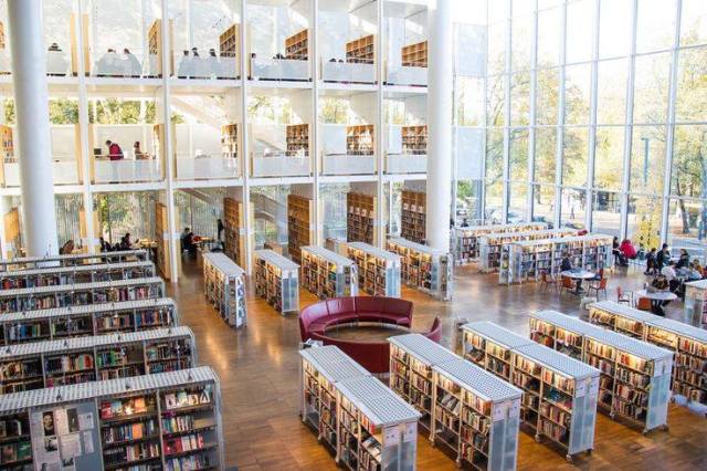 Biblioteca municipal de Malmö (Suecia),