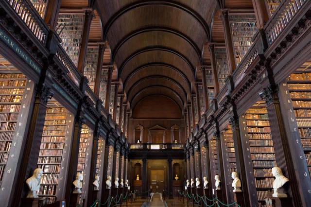 Biblioteca de Dublín, Trinity College 1