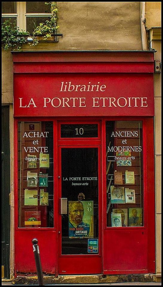 Librería de segunda mano %22La porte etroite%22. París