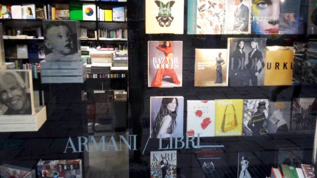 %22Armani:Libros%22. Milán, 2