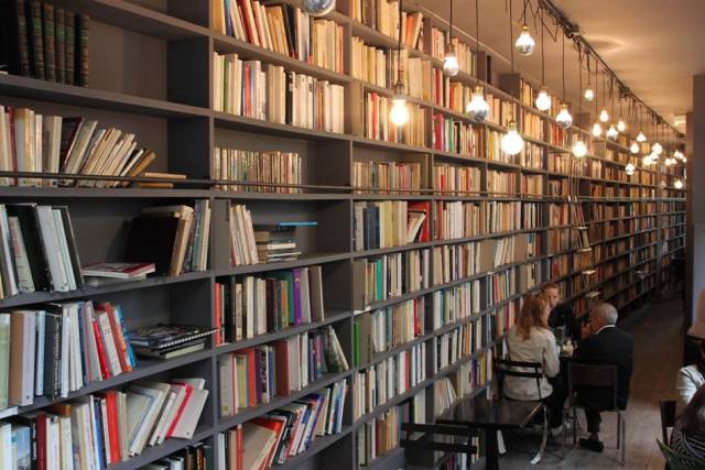 cafeteria-libreria-%22merci%22-en-paris
