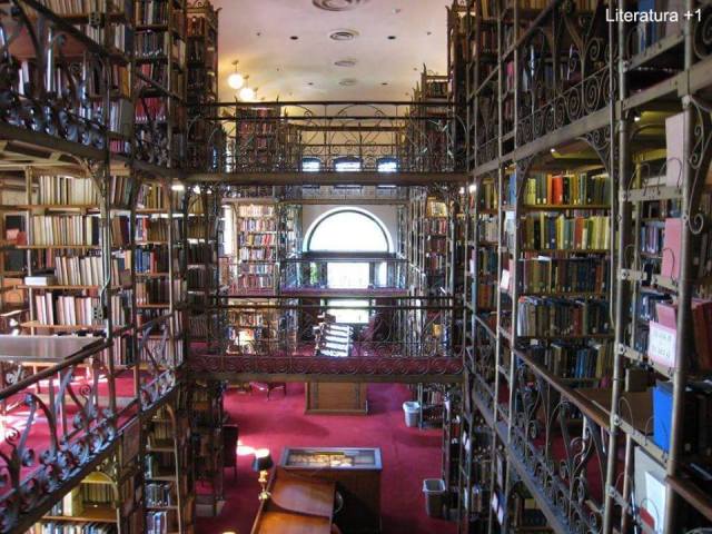 Biblioteca “Andrew Dickson White Library” en la Universidad de Cornell, en Ithaca, Nueva York.