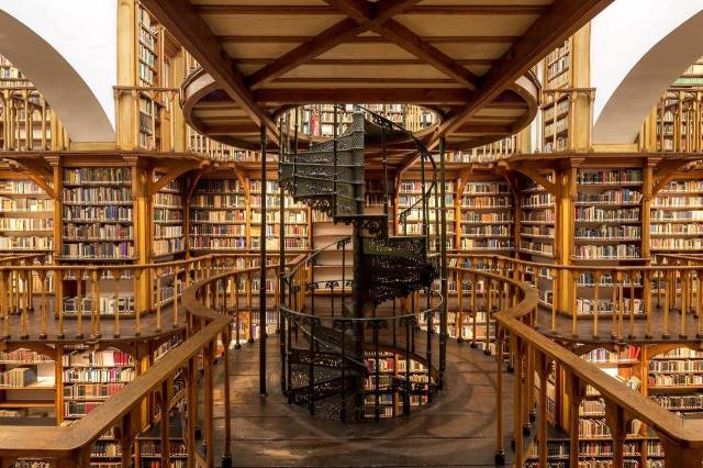 Biblioteca de La Abadía de Santa María Laach, Renania-Palatinado. Alemania. 5