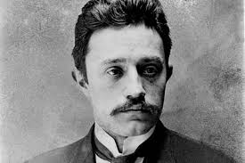 “Un libro, como un viaje, comienza con inquietud y se termina con melancolía”.